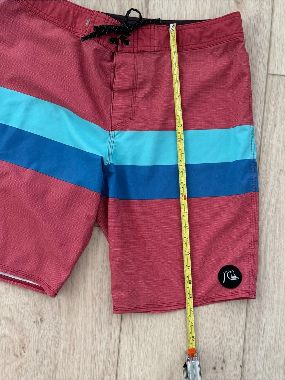 Quiksilver Mens size 31 red blue stripe board shorts surf swim trunks beach EUC